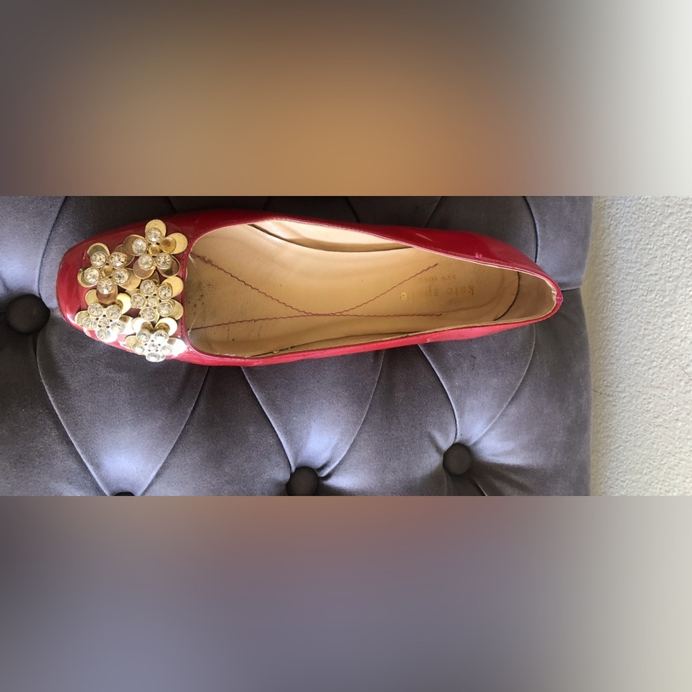 Kate Spade size 6.5 ballet flat, soft pink patent with crystal flower.